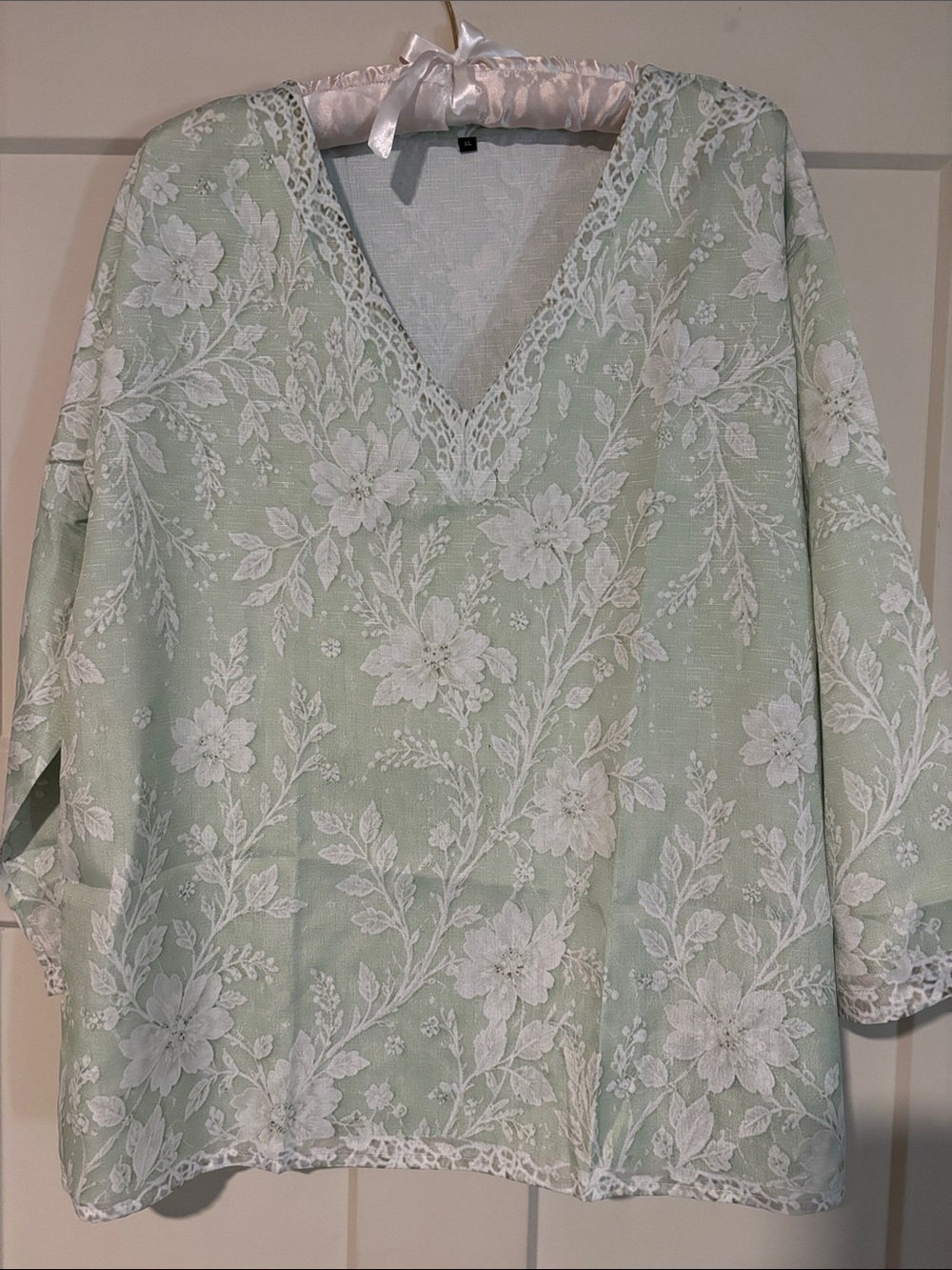 Women's Mint Green Floral Lace Print V-Neck Tunic Blouse